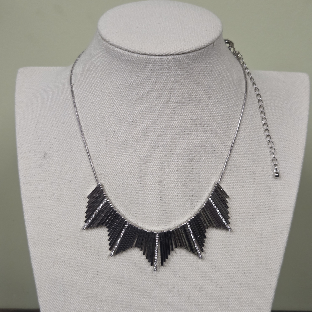 BOGO💖Bay to Baubles Geometric Pave Necklace